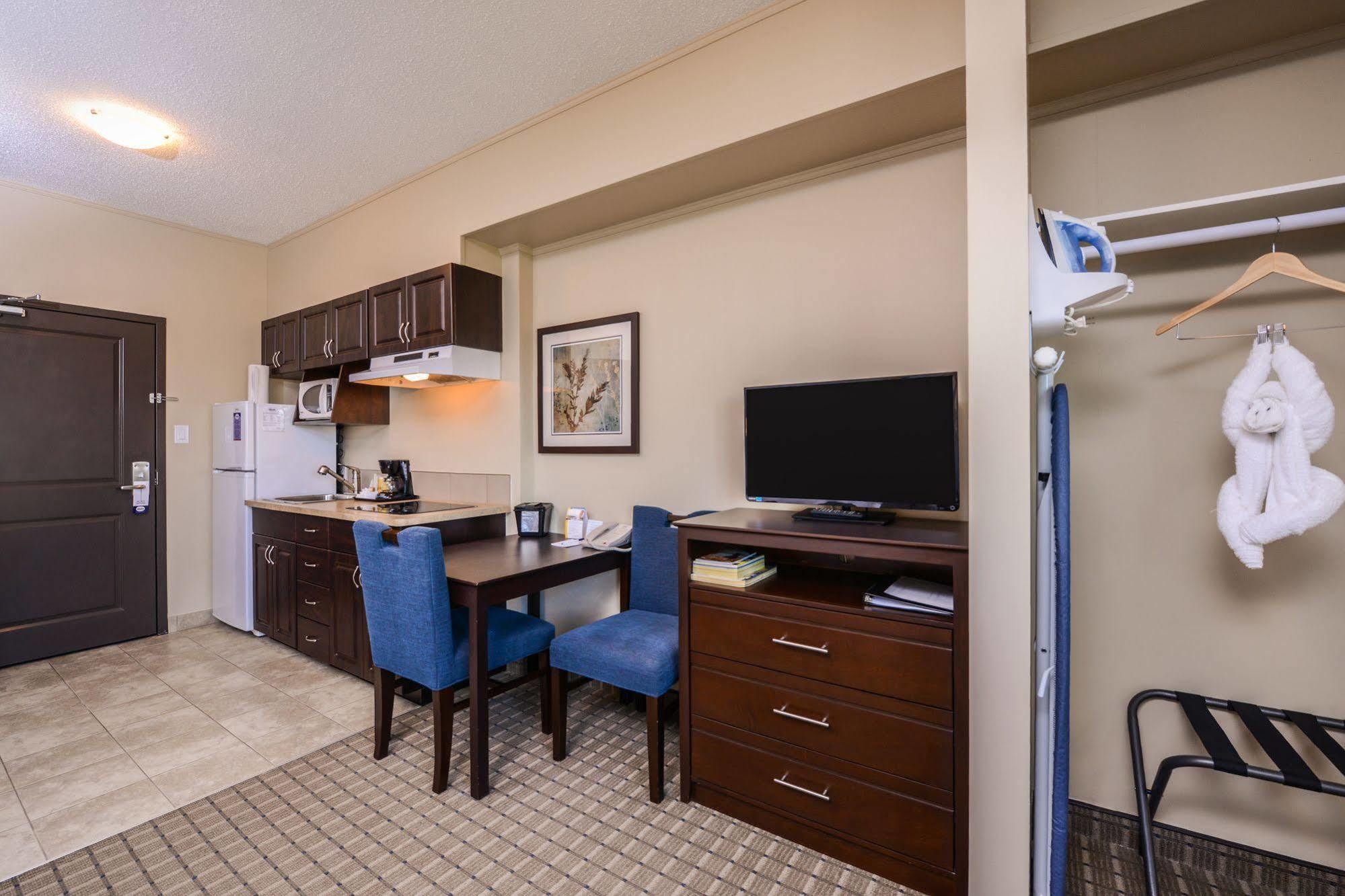 Quality Inn & Suites Kindersley Exterior foto